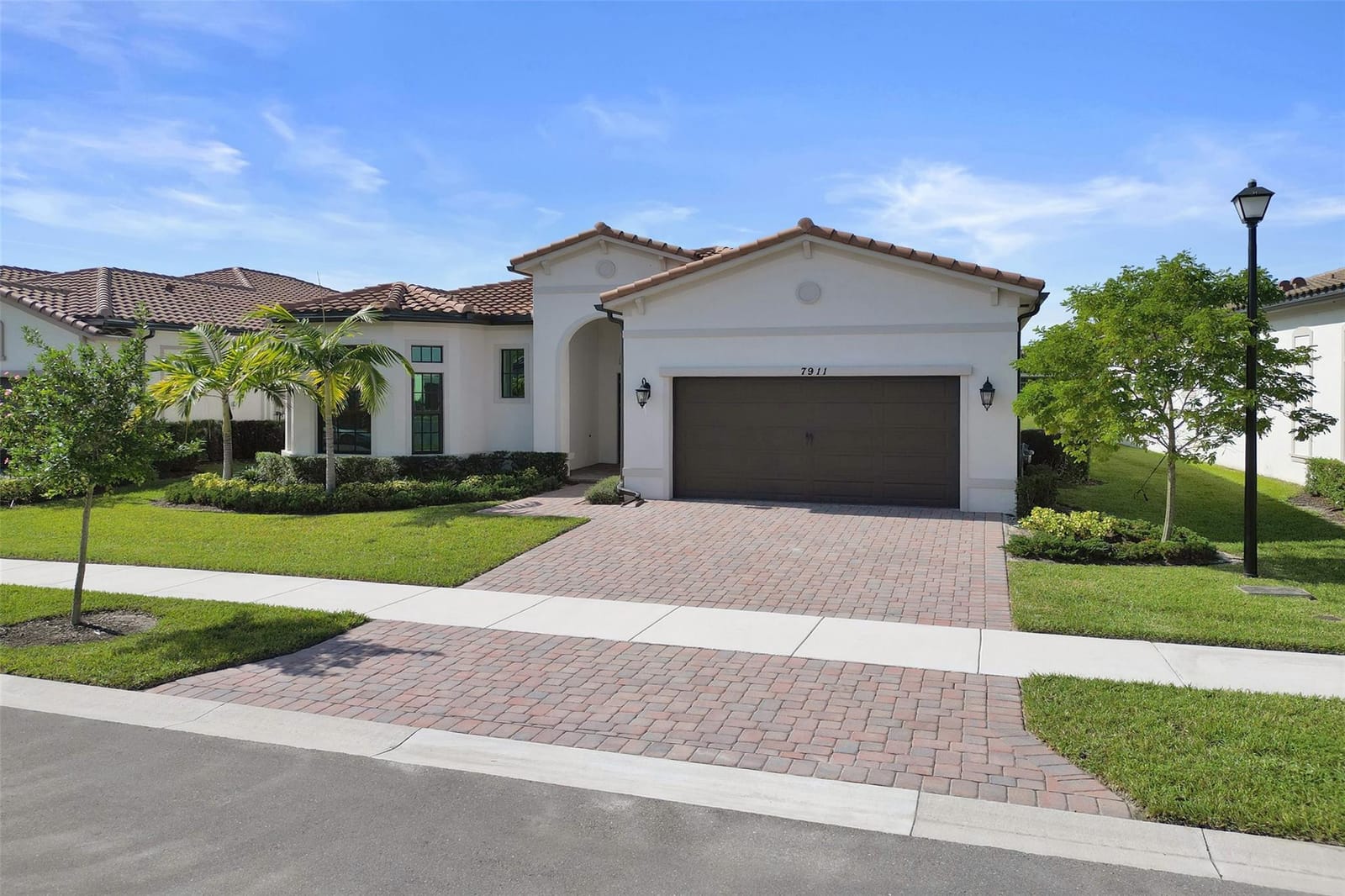 7911 Rowan Terrace — photo 2