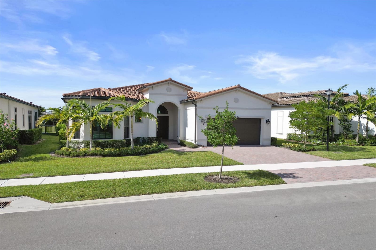 7911 Rowan Terrace — photo 3