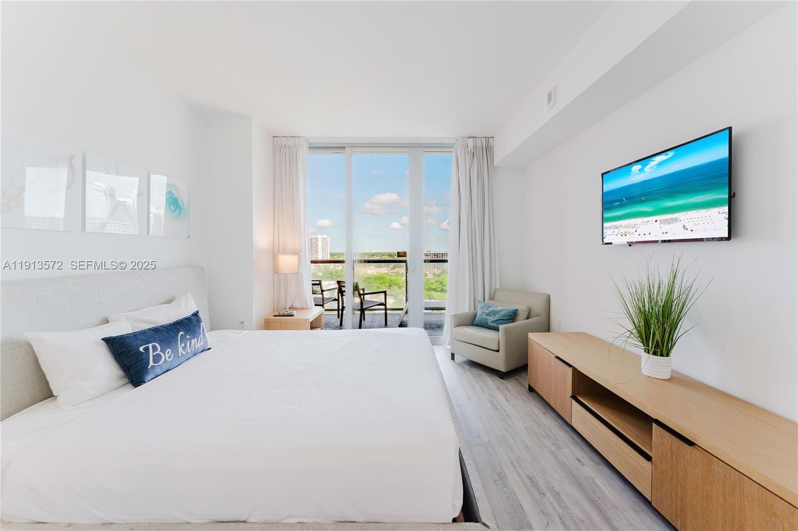 2602 E Hallandale Beach Boulevard R1206 — photo 4