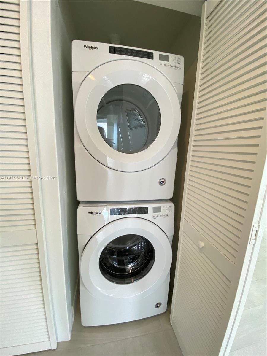 2000 Metropica Way 2104 — photo 12
