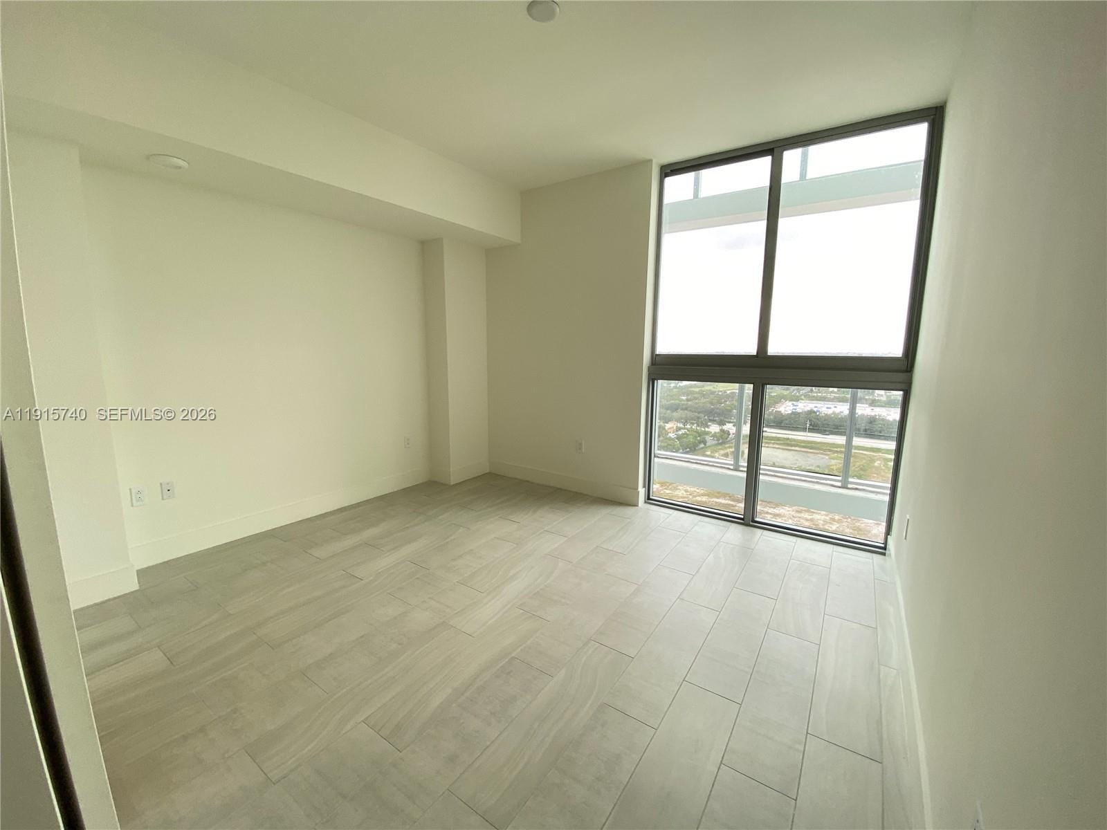 2000 Metropica Way 2104 — photo 5