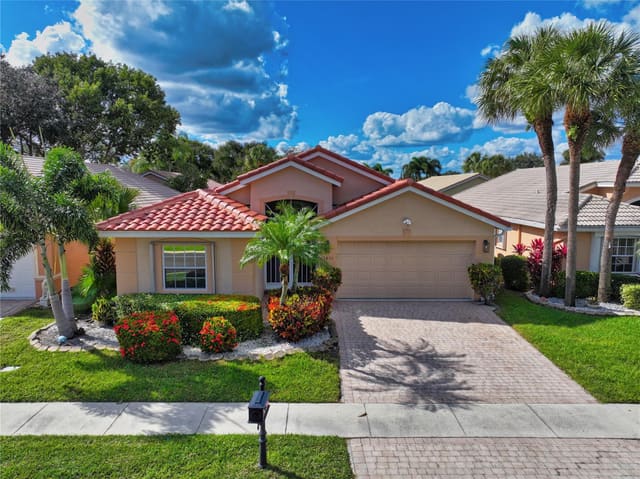 13851 Via Vittoria, sold in Villa Borghese, Delray Beach, FL