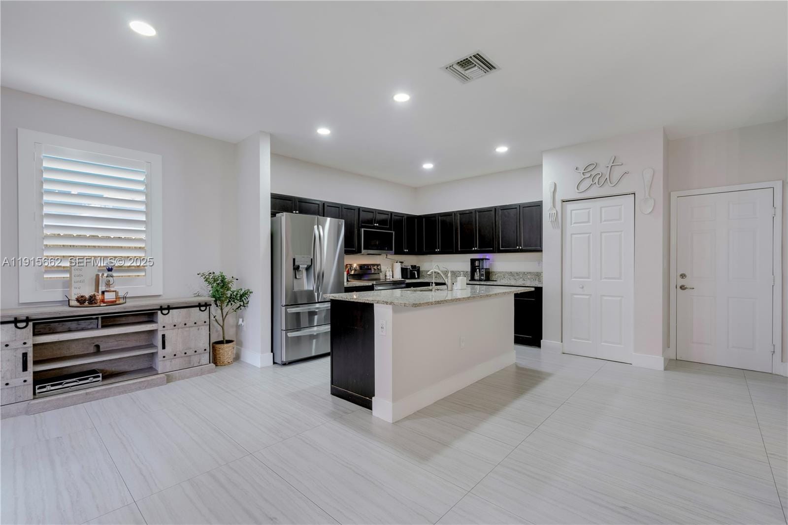 616 SE 37th Terrace, Homestead, FL 33033 photo 5