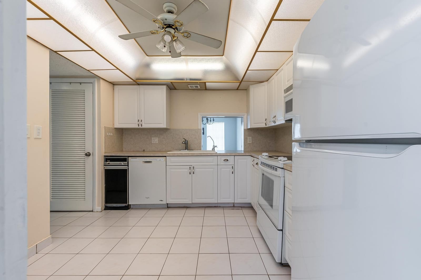 650 Tennis Club Drive 303 — photo 3
