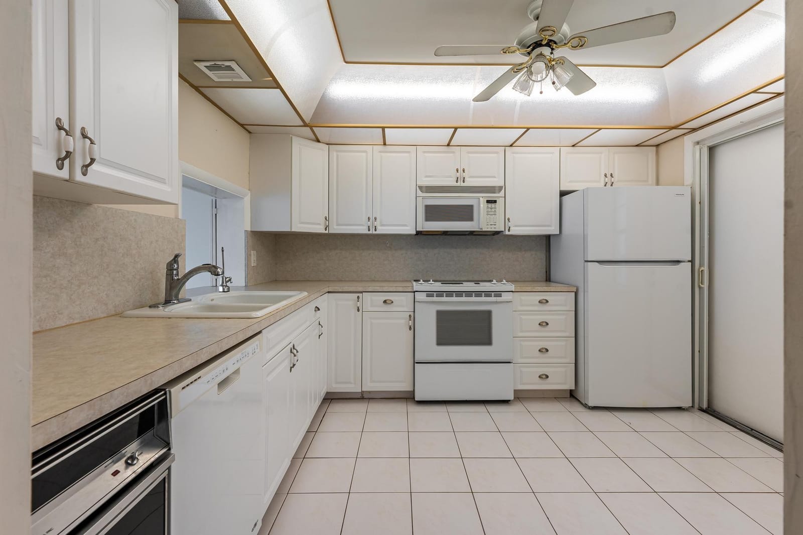 650 Tennis Club Drive 303 — photo 4