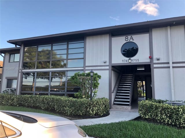 9753 W Mcnab Road 112, Tamarac, FL 33321