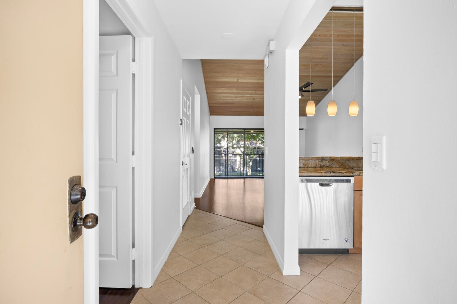 3939 NE 5th Avenue B206, Boca Raton, FL 33431 photo 3