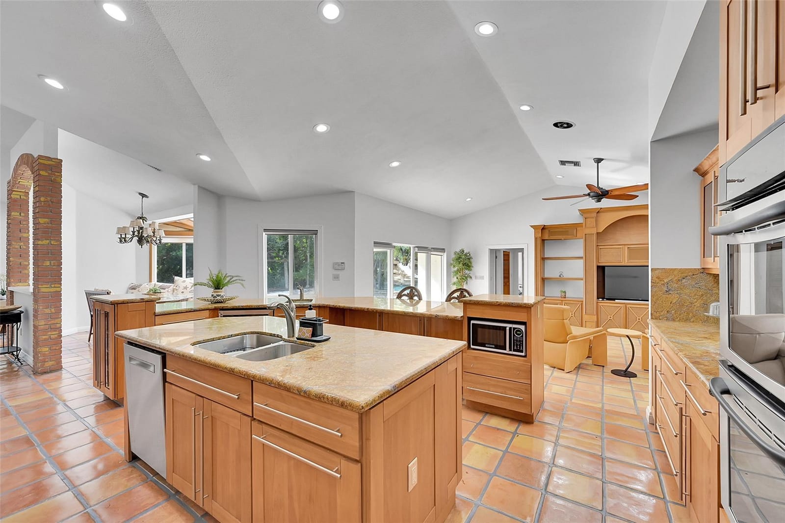 401 Farmington Drive, Plantation, FL 33317 photo 18