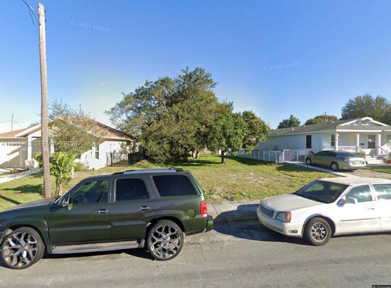 913 14th Street — photo 2