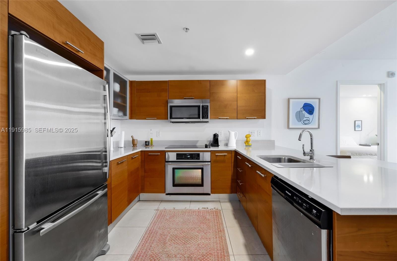 3250 NE 1st Avenue 605 — photo 2