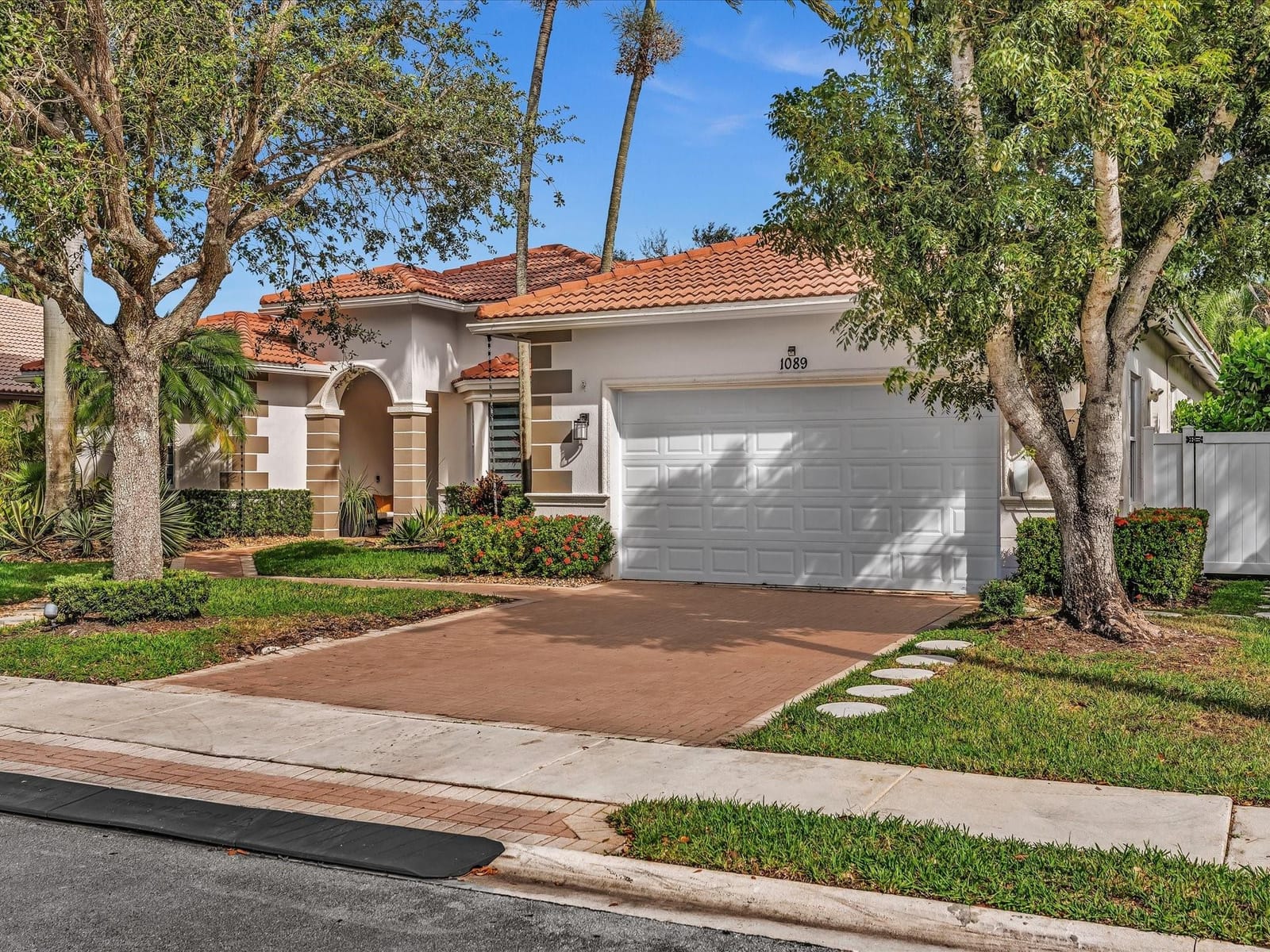 1089 SW 159th Terrace — photo 3