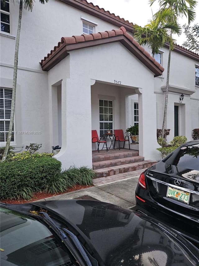 9572 SW 169th Place, sold in Kendall Commons Townhomes, Miami, FL