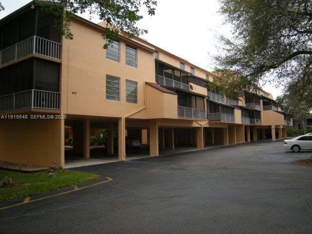 400 Commodore Drive 108, Lago West, Plantation, FL