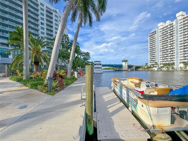 2670 E Sunrise Boulevard 1115, sold in Gallery One Condo, Fort Lauderdale, FL