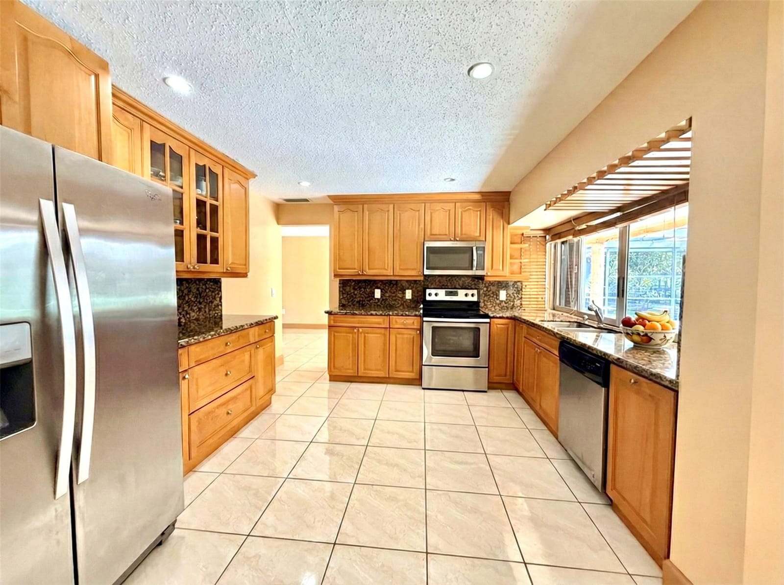 8800 NW 3 Street, Pembroke Pines, FL 33024 photo 14