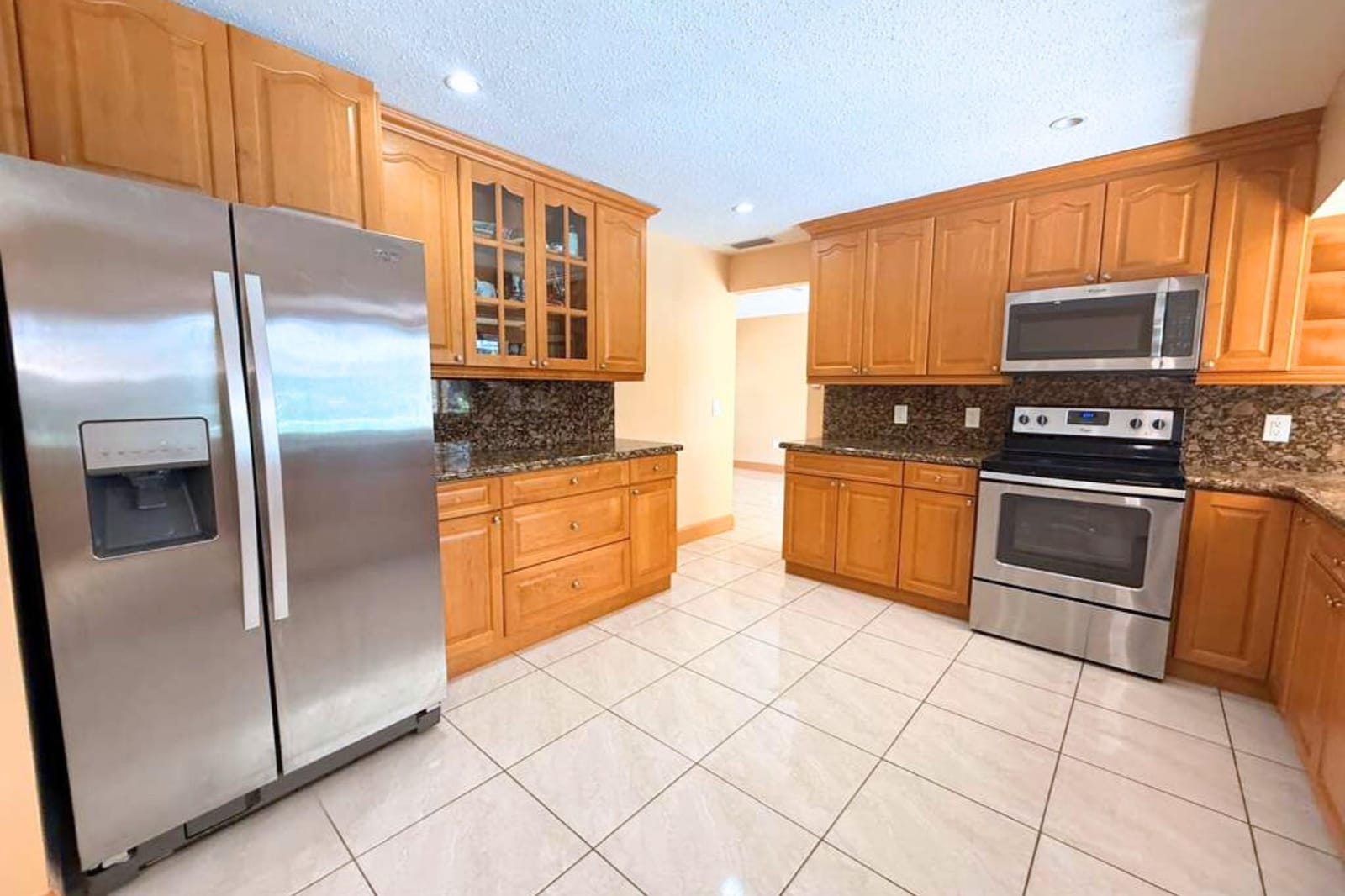 8800 NW 3 Street, Pembroke Pines, FL 33024 photo 17