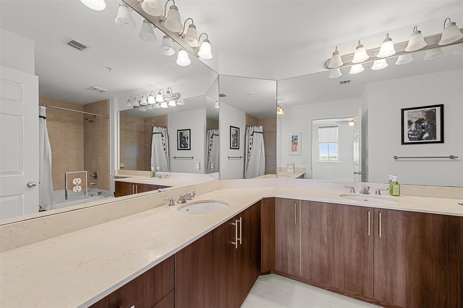 2401 NE 65th Street 603 — photo 9