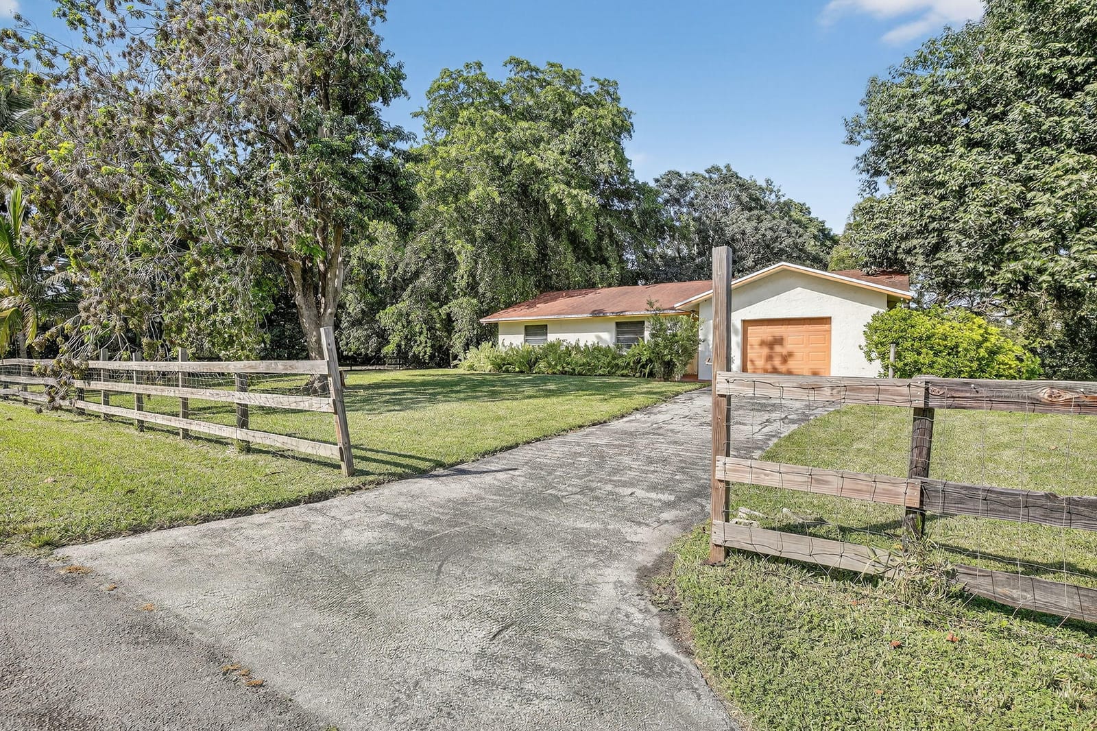 14791 SW 23rd Court, Davie, FL 33325