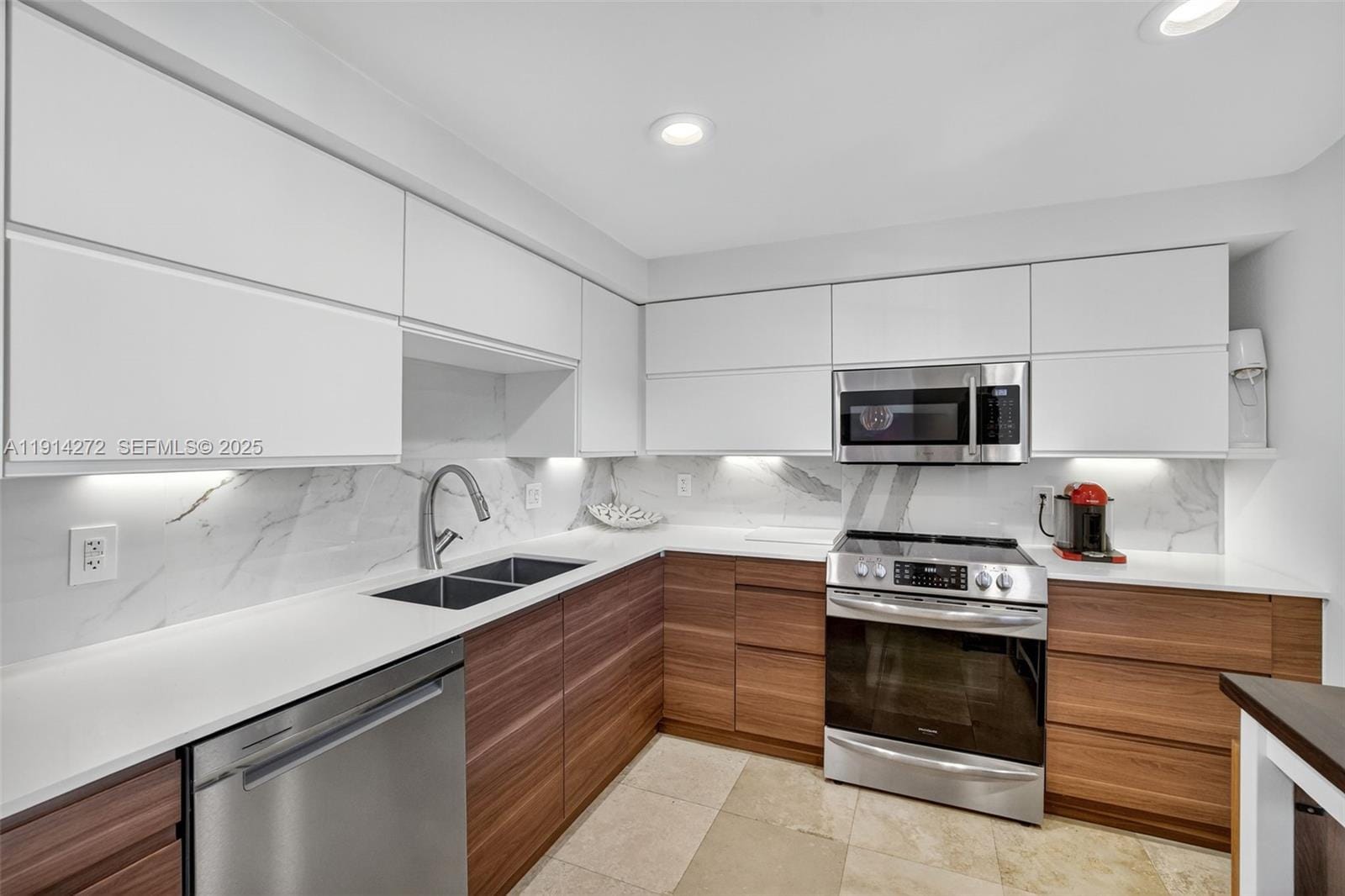 3611 Oaks Clubhouse Drive 202, Pompano Beach, FL 33069 photo 13