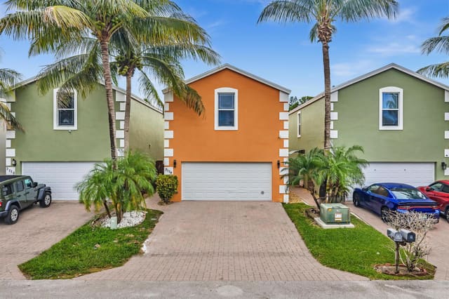 3114 Shelby Way, sold in Southwind Springs, Palm Springs, FL