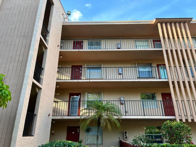 7591 NW 1st Street 401, Margate, FL 33063