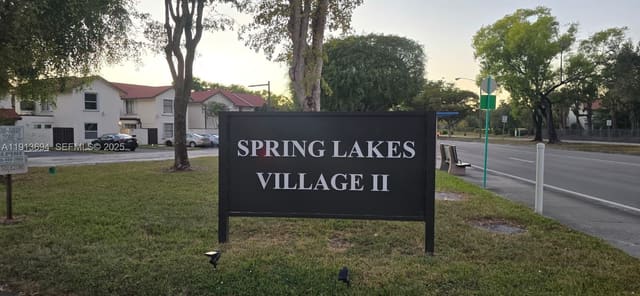 10454 NW 5th Terrace 4-30, Spring Lakes Village, Miami, FL