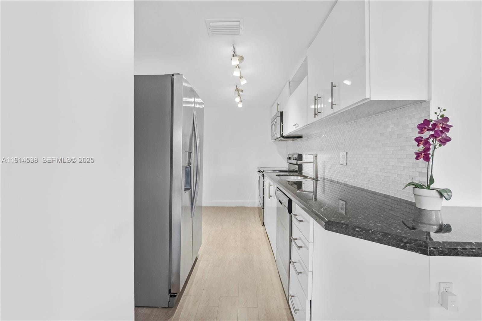 500 Bayview Drive 125 — photo 11