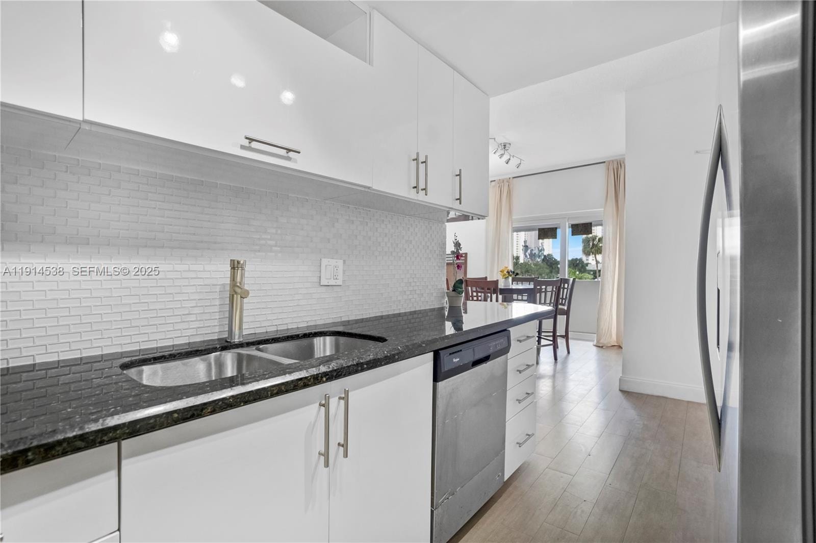 500 Bayview Drive 125, Sunny Isles Beach, FL 33160 photo 14