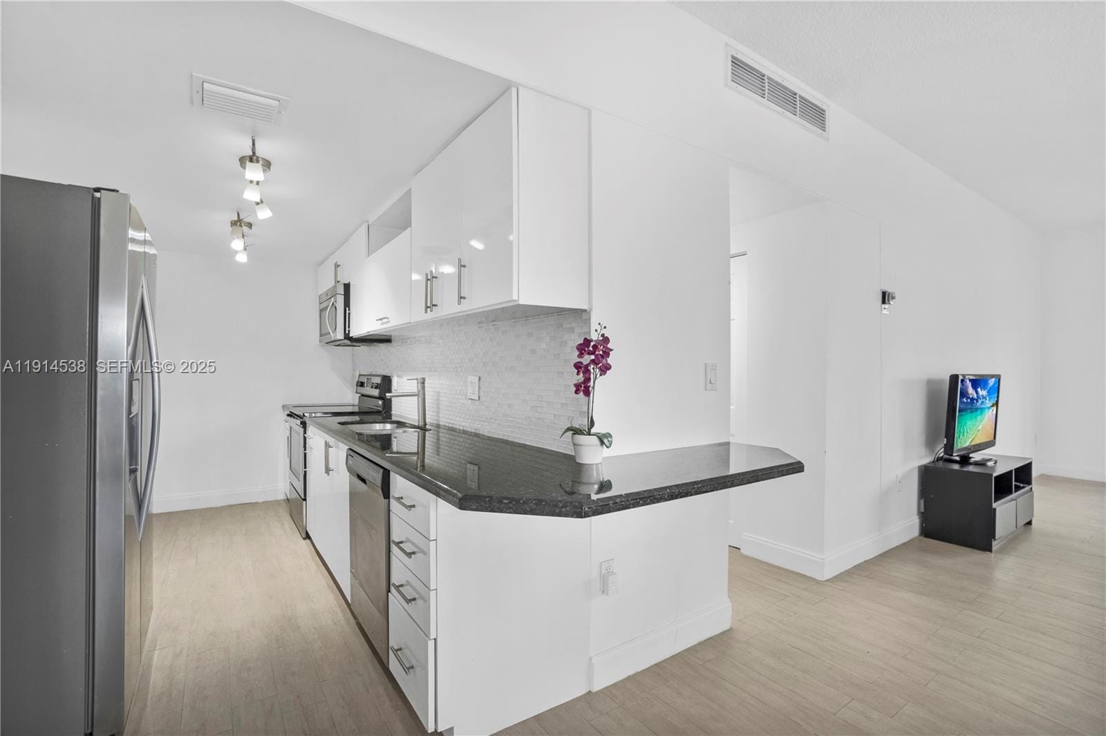 500 Bayview Drive 125, Sunny Isles Beach, FL 33160 photo 16