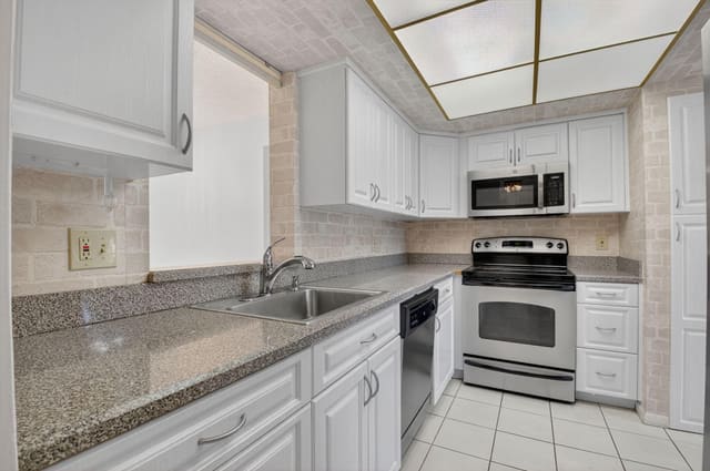 14797 Cumberland Drive 1020, Delray Beach, FL 33446