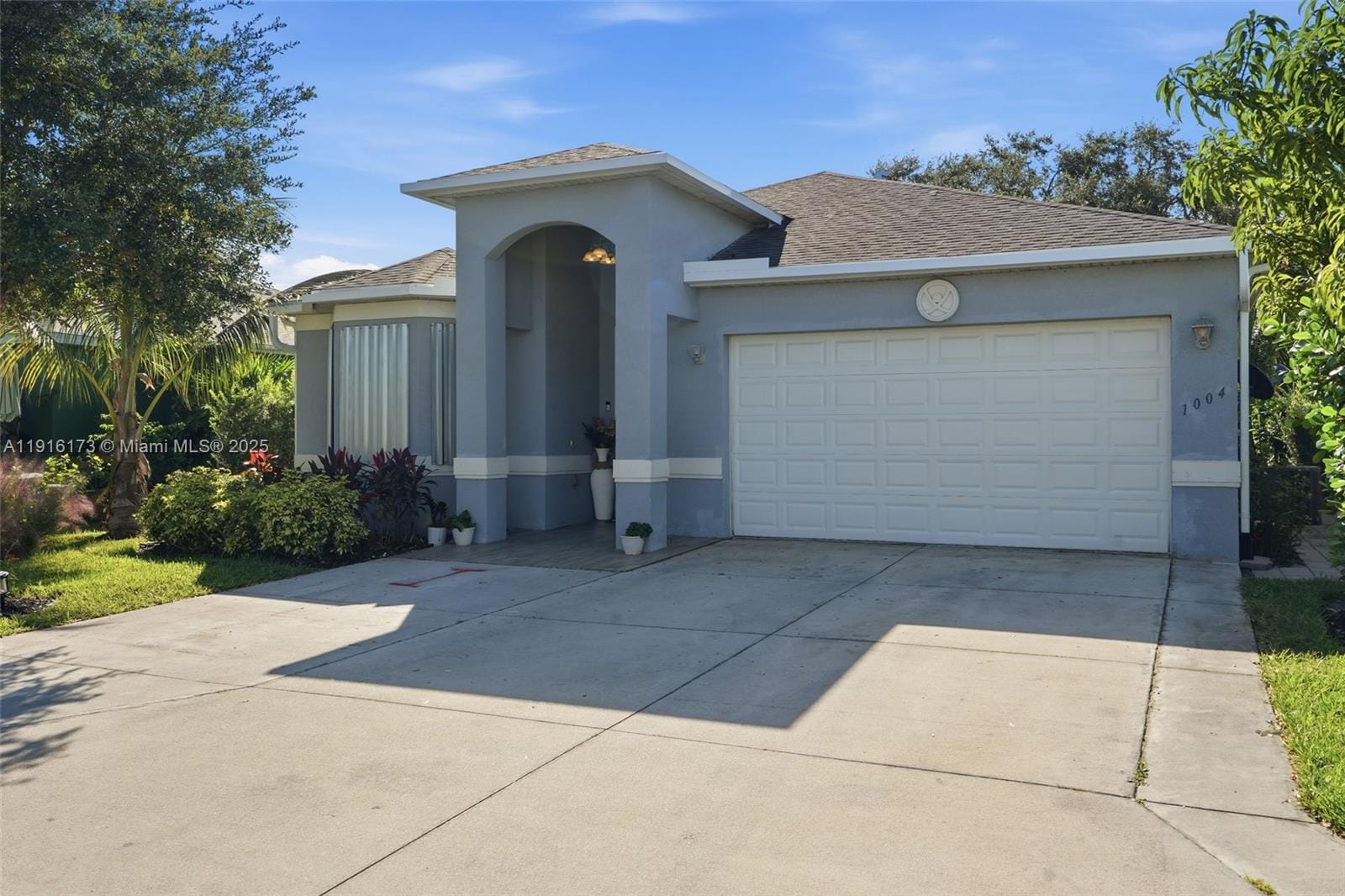 1004 Hamilton Street, FL 34142 photo 2