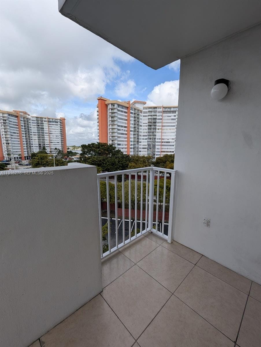 1300 NE Miami Gardens Drive 613E, Miami, FL 33179 photo 20