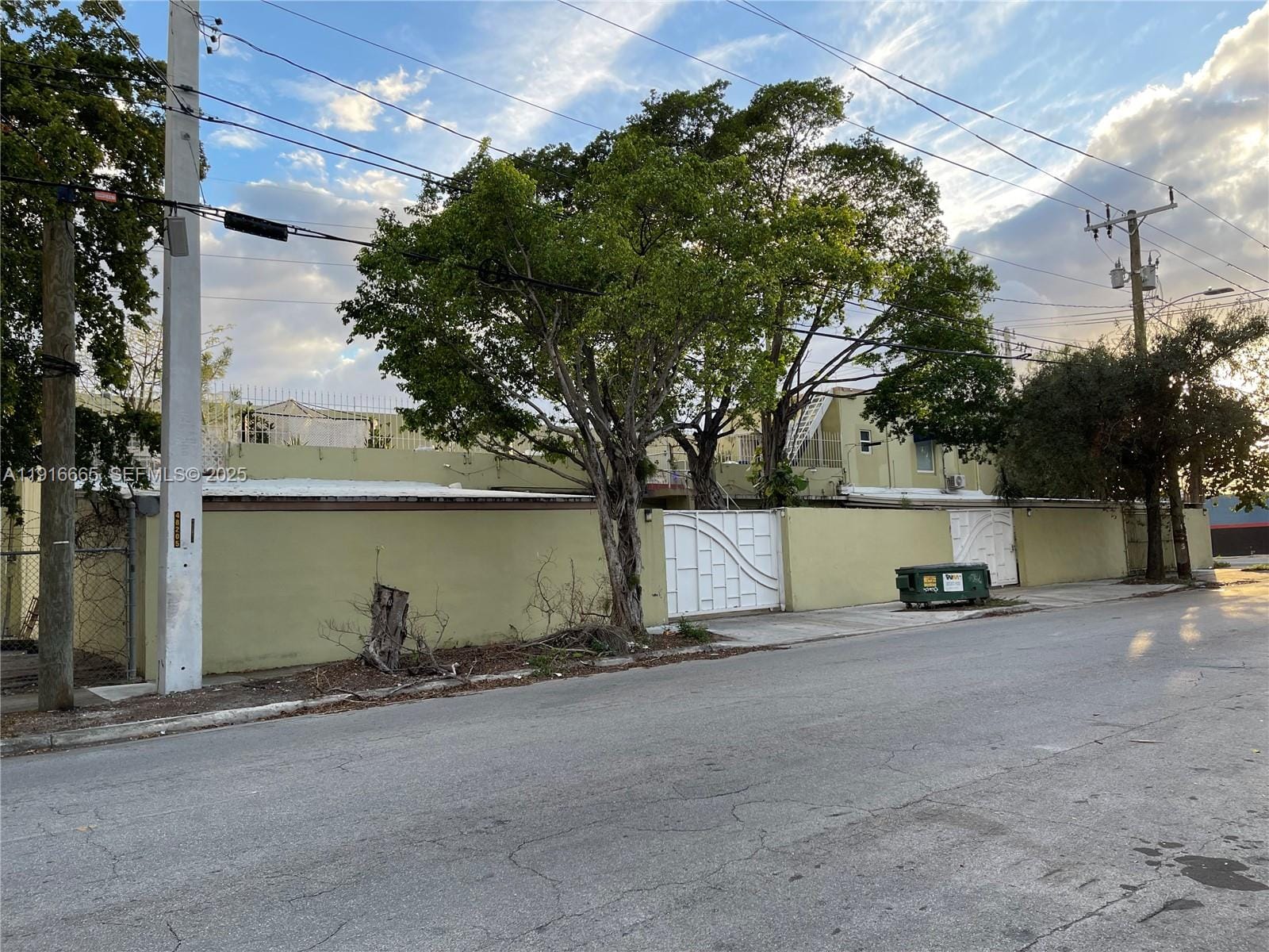 2299 NW 25th Avenue — photo 3