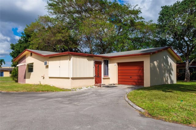 2613 SW Natura Avenue, Deerfield Beach, FL 33441