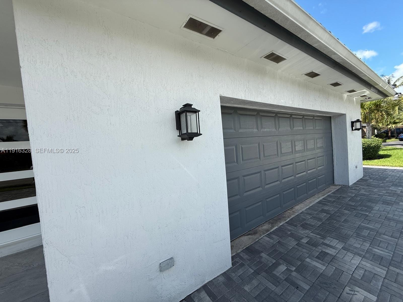 19150 S Saint Andrews Drive, Hialeah, FL 33015 photo 12