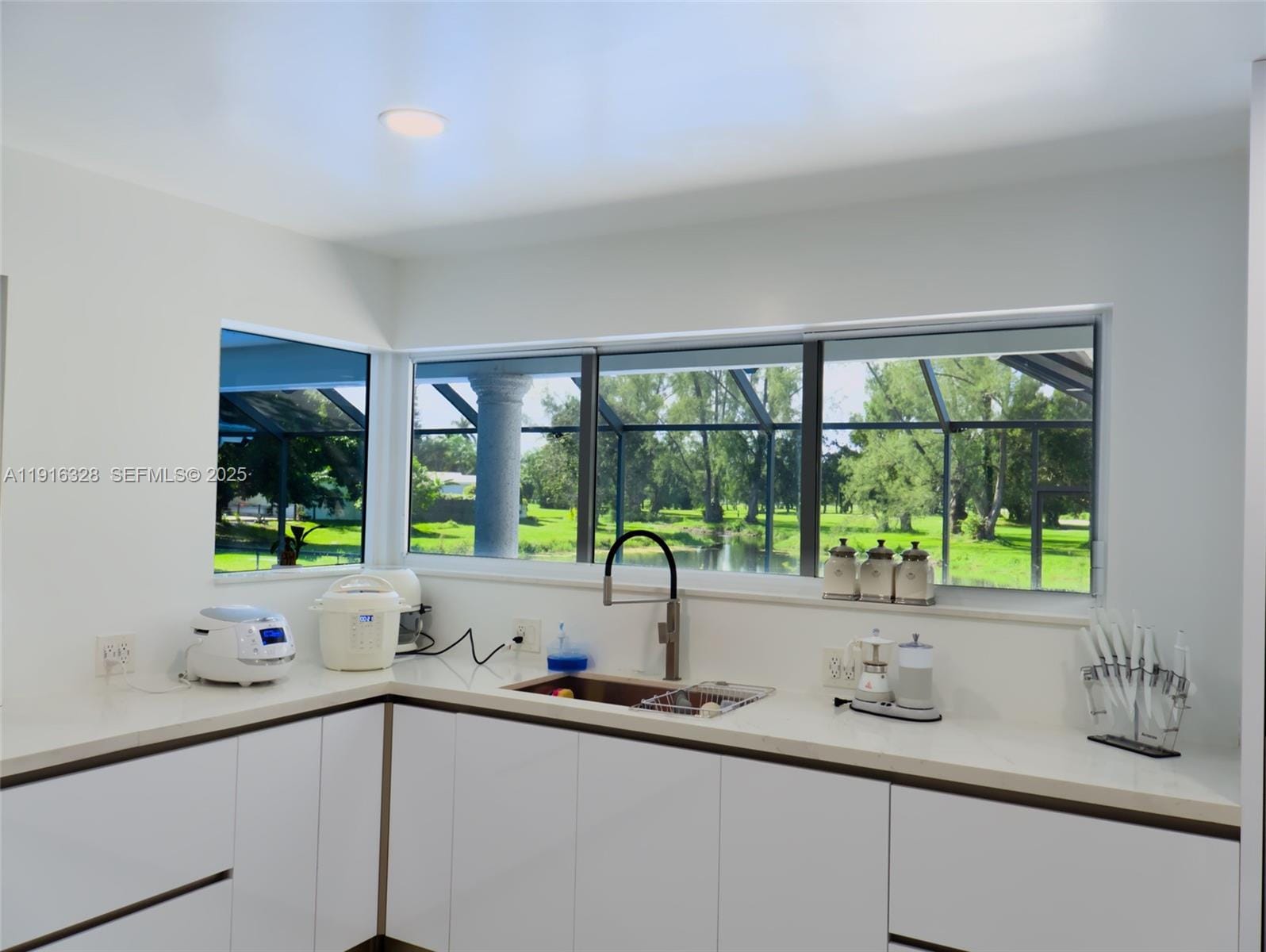 19150 S Saint Andrews Drive, Hialeah, FL 33015 photo 28