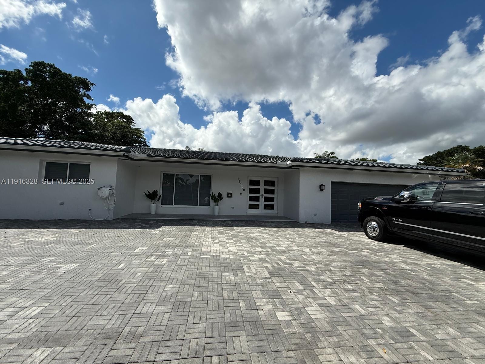 19150 S Saint Andrews Drive, Hialeah, FL 33015 photo 4