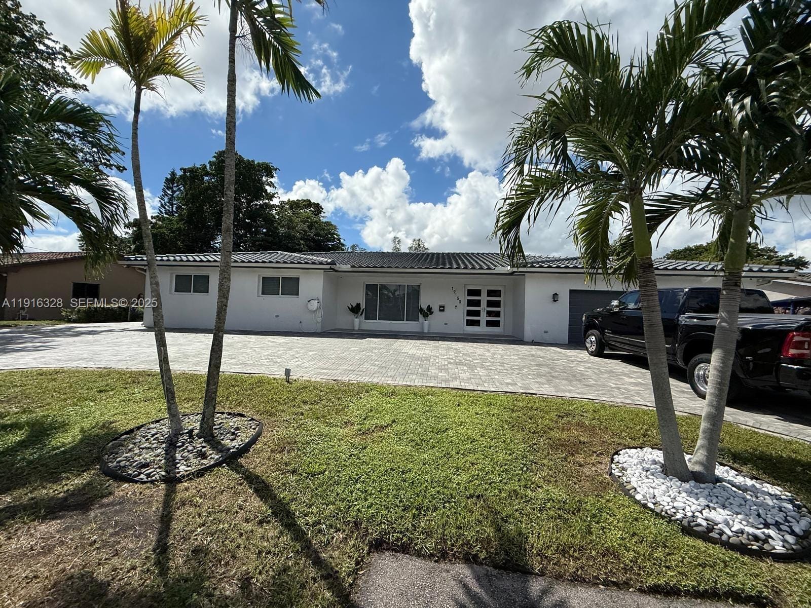 19150 S Saint Andrews Drive, Hialeah, FL 33015 photo 6