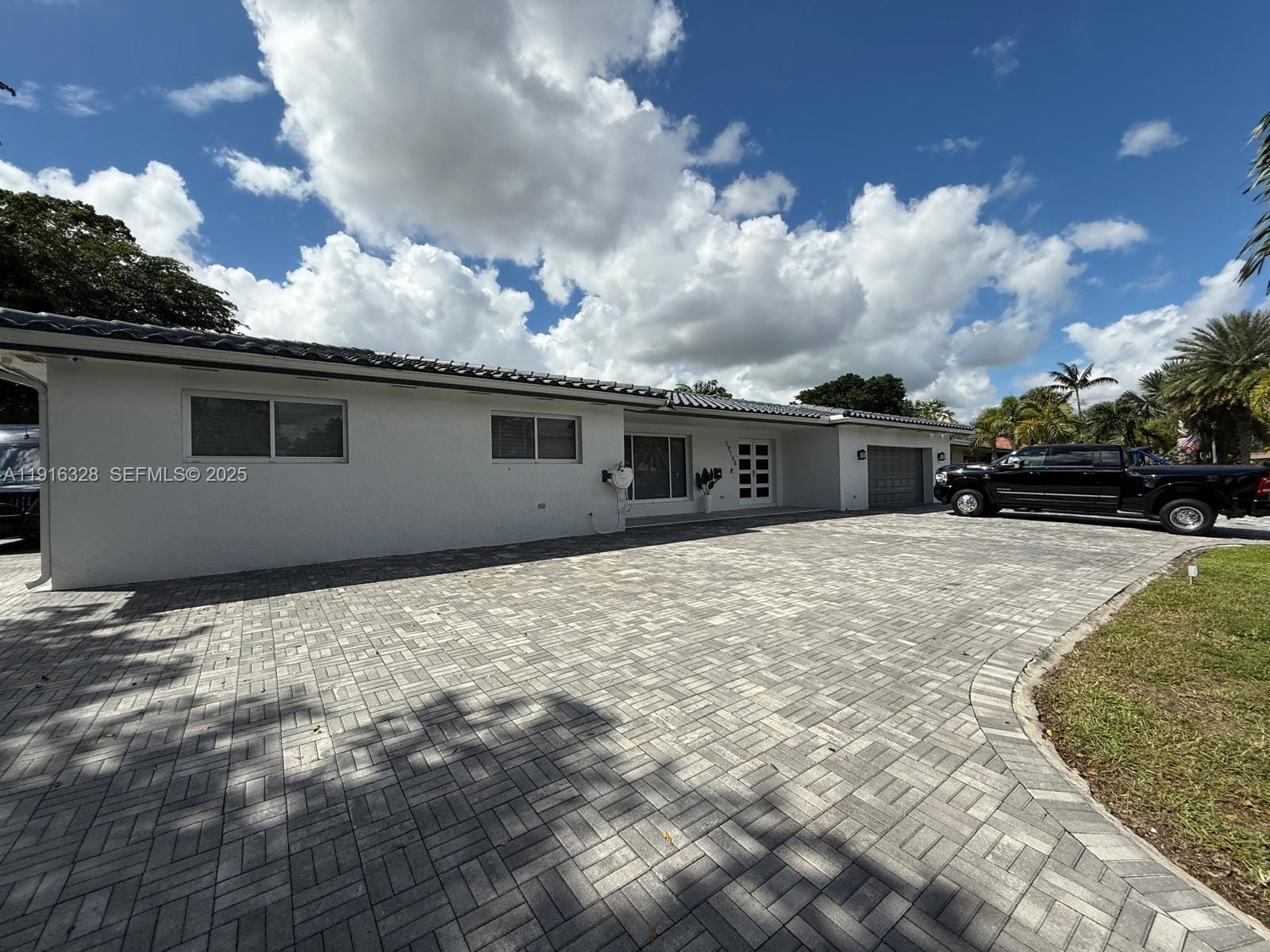 19150 S Saint Andrews Drive, Hialeah, FL 33015 photo 8