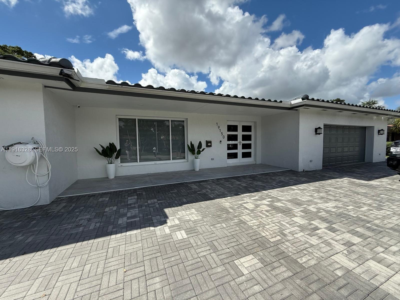 19150 S Saint Andrews Drive, Hialeah, FL 33015 photo 9