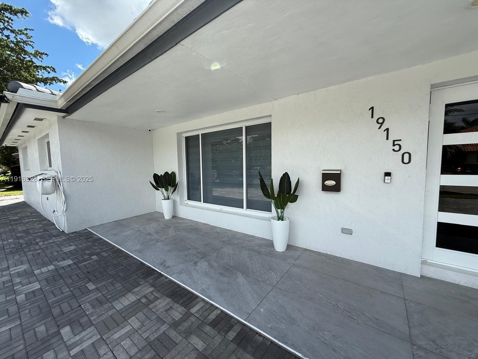 19150 S Saint Andrews Drive, Hialeah, FL 33015 photo 10