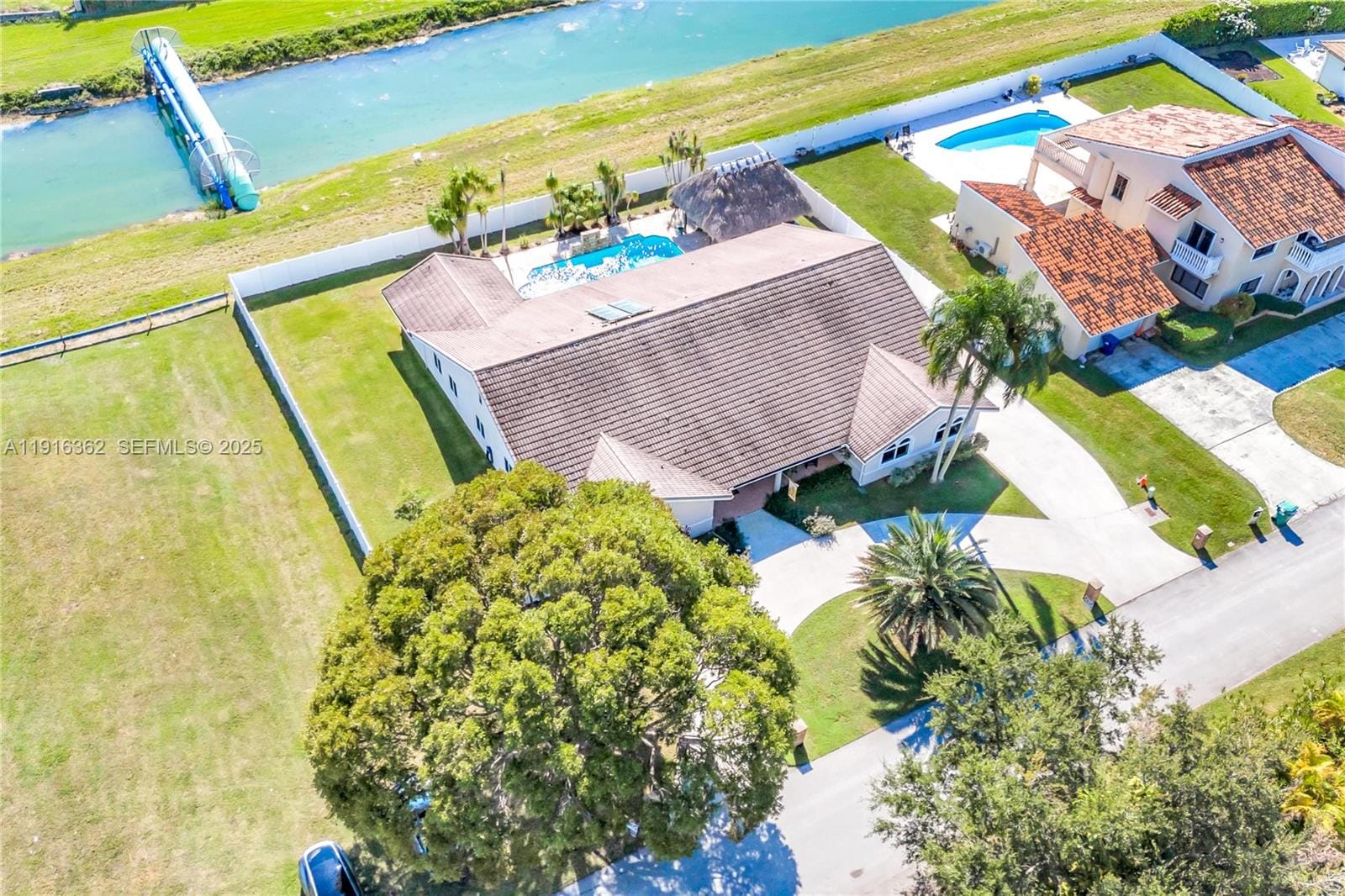 10700 SW 139th Road, Miami, FL 33176 photo 2