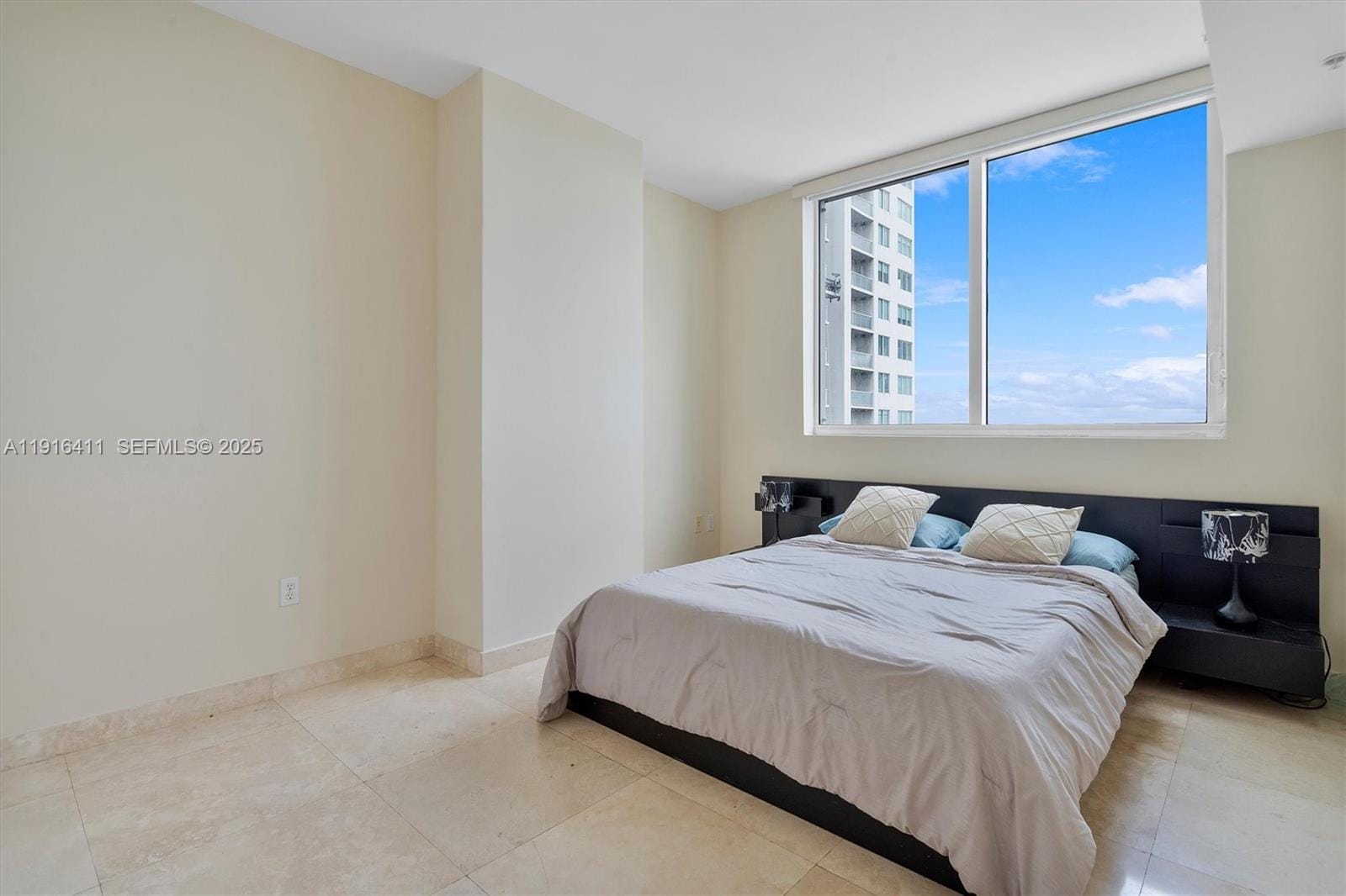 253 NE 2nd Street 1803, Miami, FL 33132 photo 12
