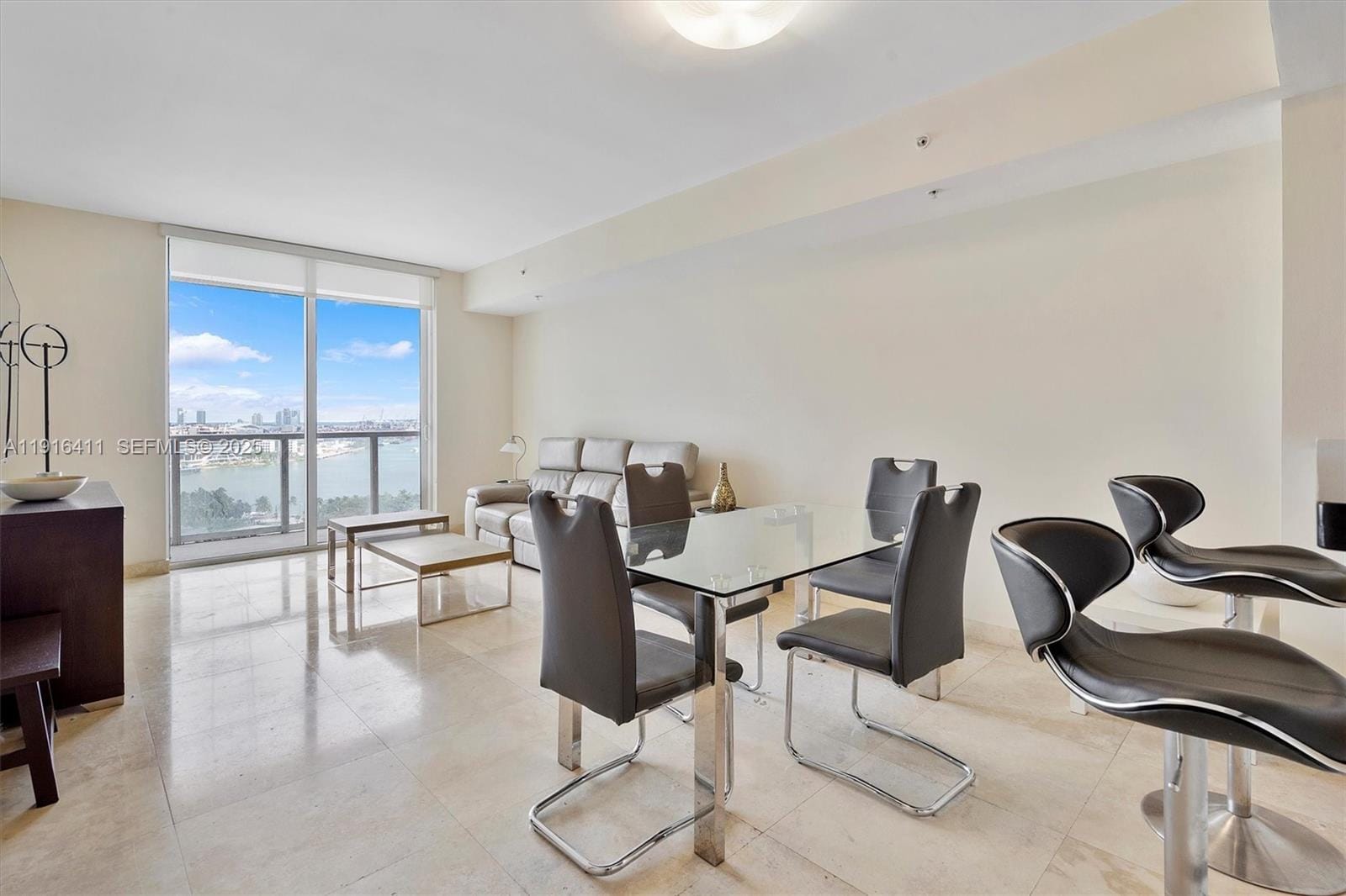 253 NE 2nd Street 1803, Miami, FL 33132 photo 4