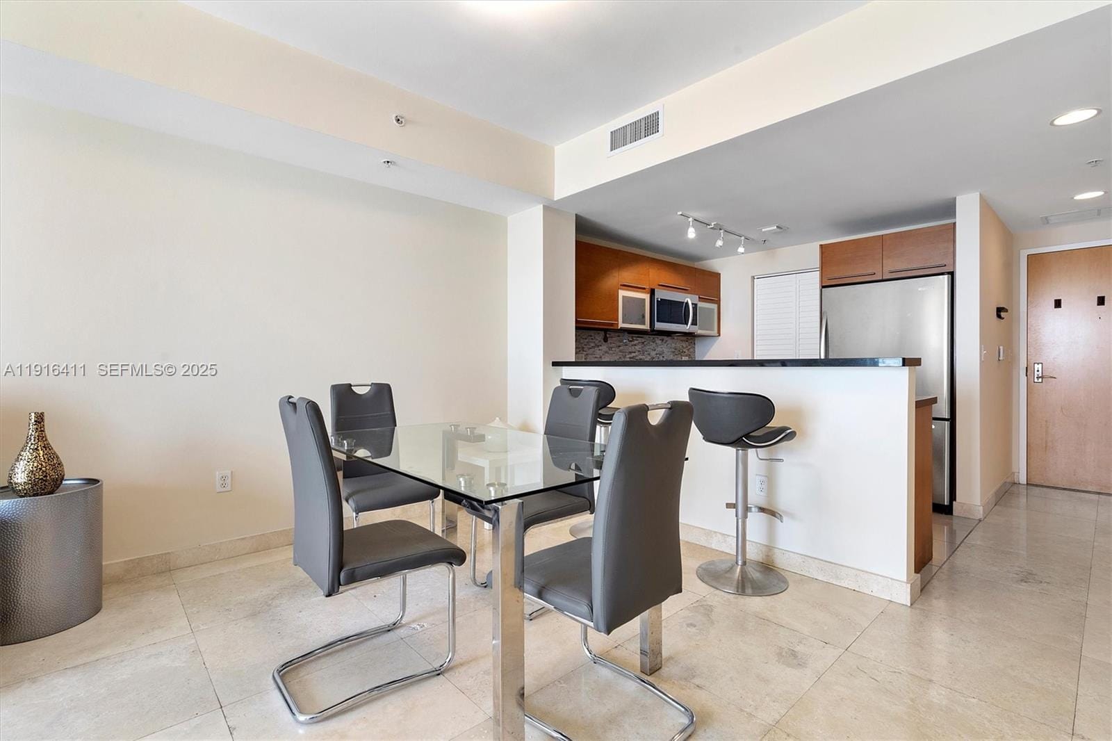 253 NE 2nd Street 1803, Miami, FL 33132 photo 7