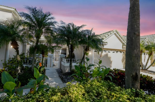 1657 SW Harbour Isles Circle, sold in Harbour Isles At Lake Charles, Port St Lucie, FL