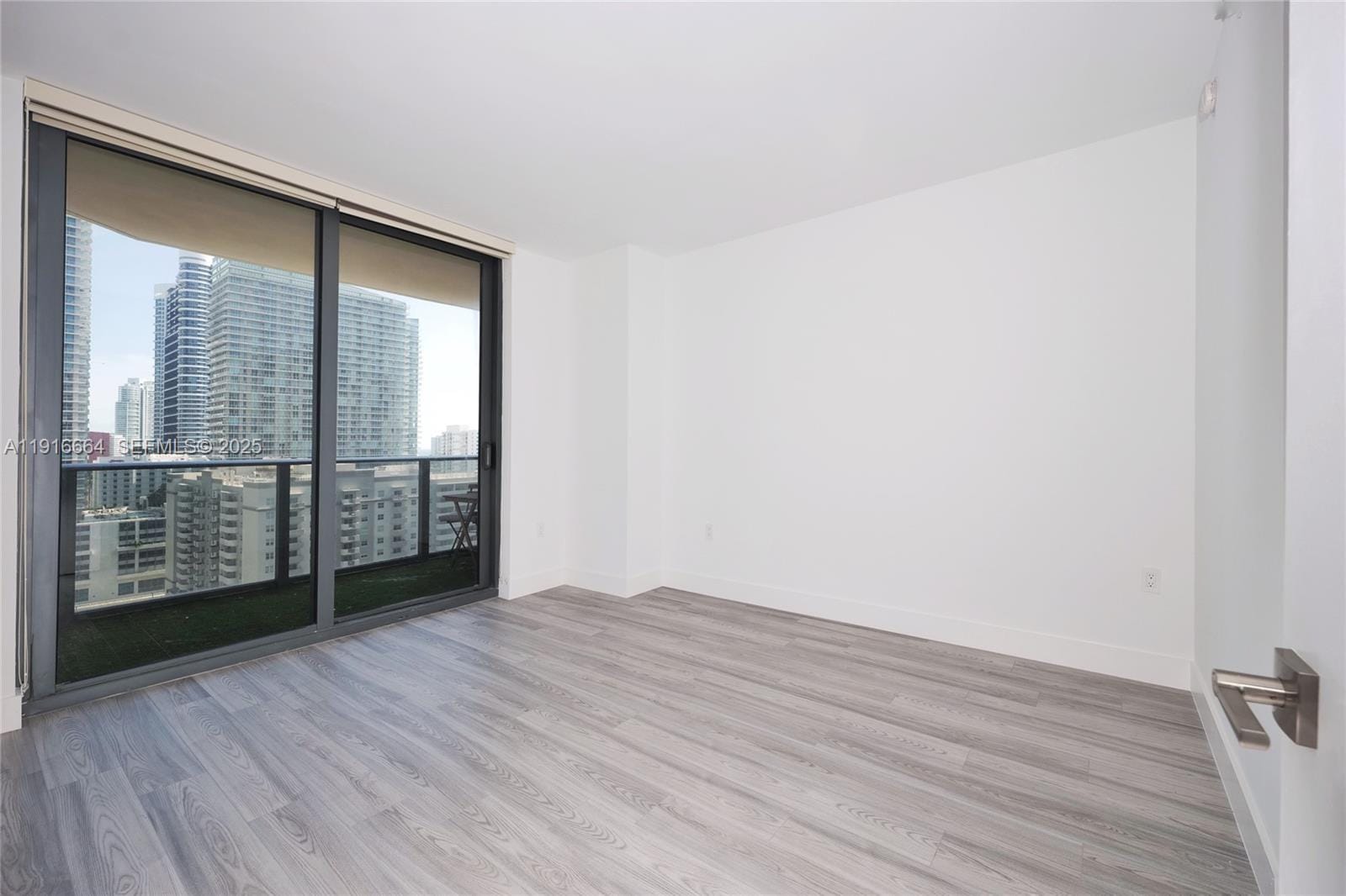 45 SW 9th Street 1504, Miami, FL 33130 photo 11