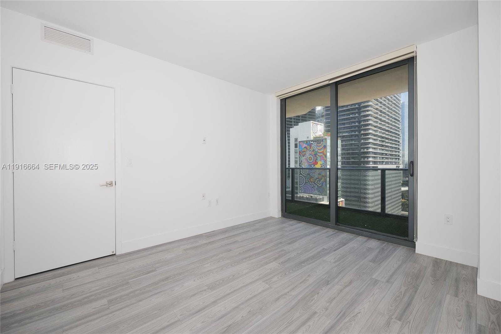 45 SW 9th Street 1504, Miami, FL 33130 photo 15