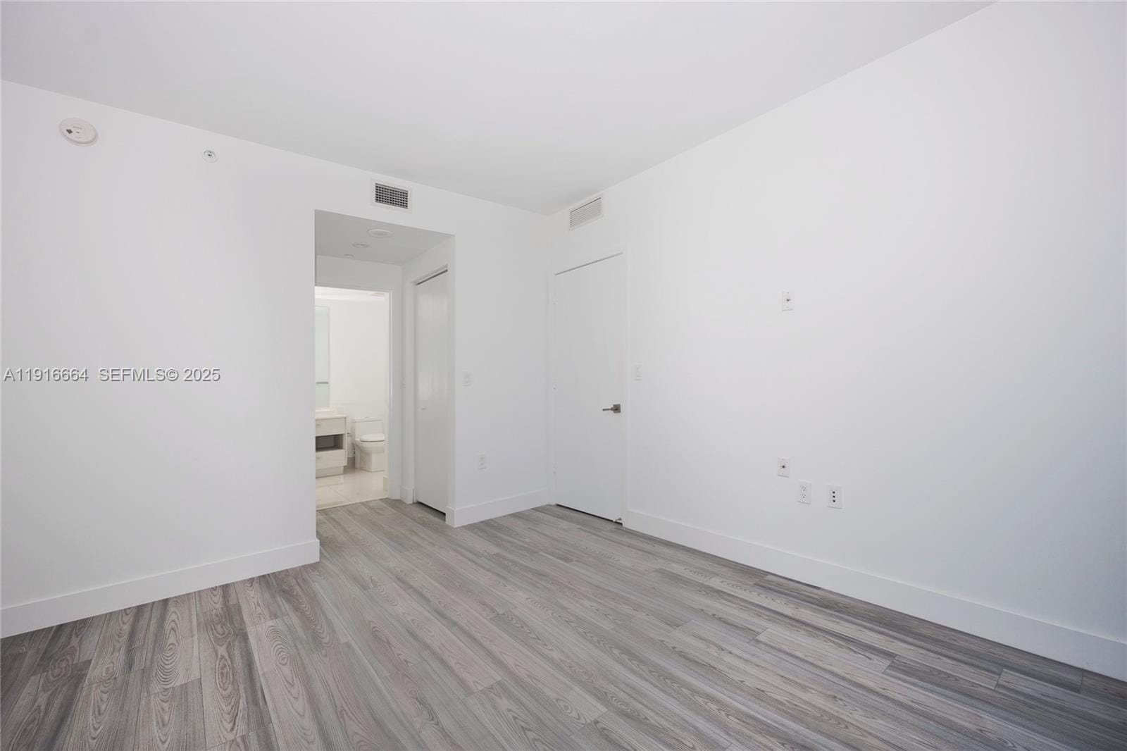 45 SW 9th Street 1504, Miami, FL 33130 photo 16