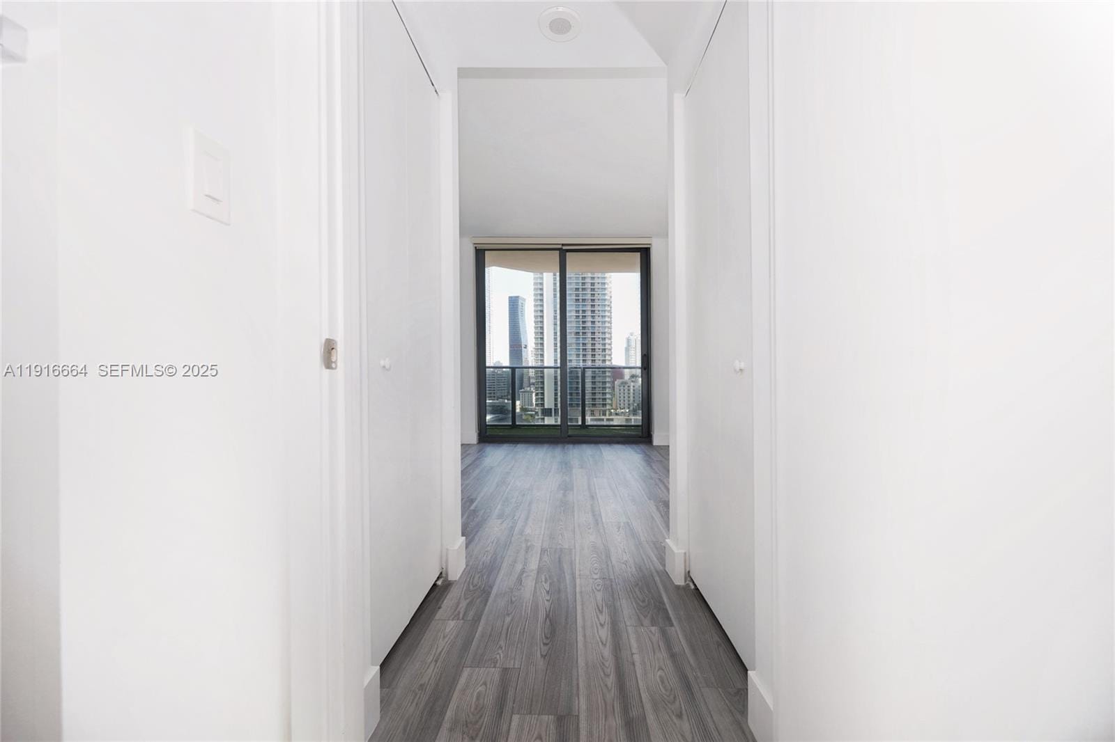 45 SW 9th Street 1504, Miami, FL 33130 photo 18